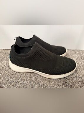 Vessi mens everyday move slip on black shoes size 12